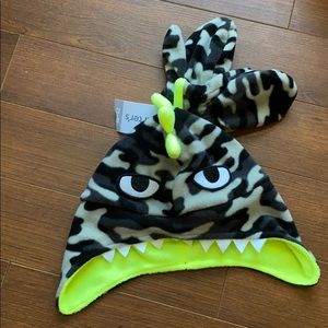 NWT 2t-4t Carter’s Hat and Mittens